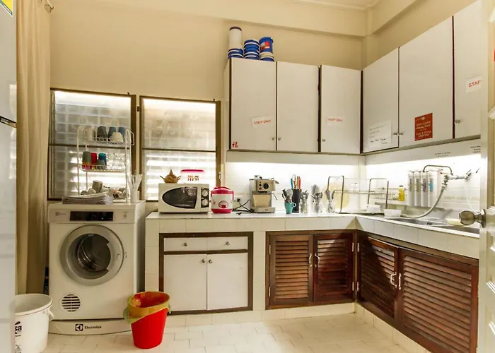 Fu House بيت شباب بانكوك