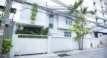 Fu House بيت شباب بانكوك